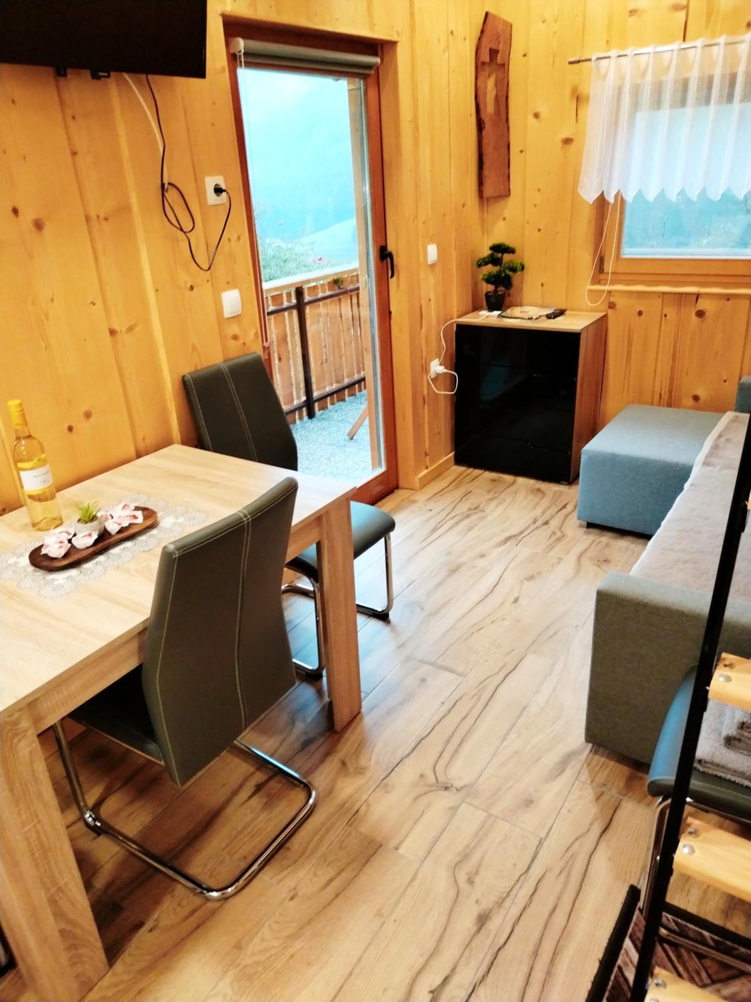 Pocitniska Hiska Lastovka Hébergement de vacances *